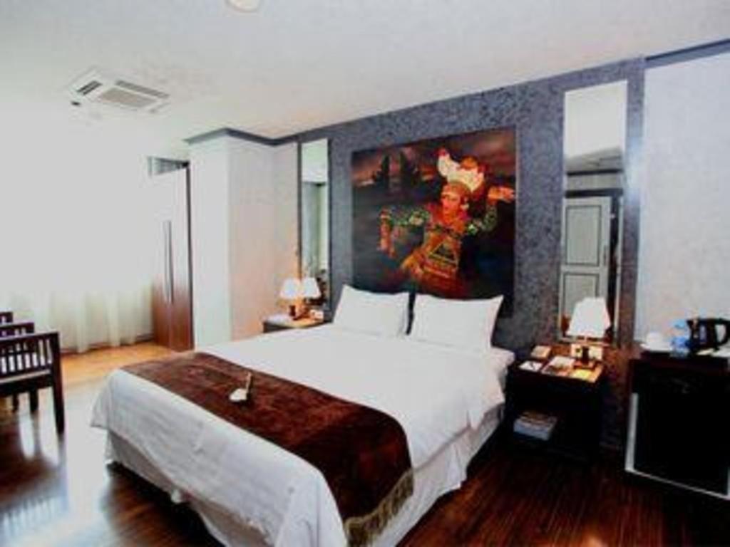 Hotel Amos Cozy Melawai 4*