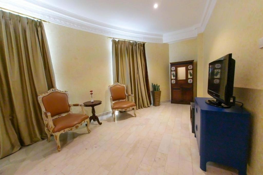 Amos Cozy Melawai Hotel Jakarta