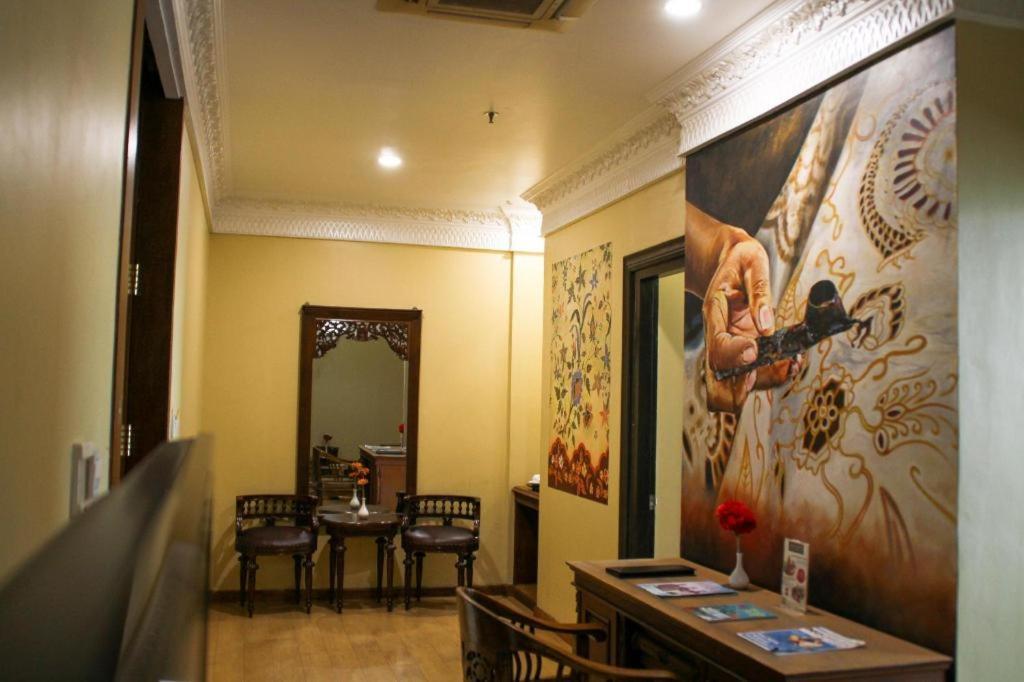 Amos Cozy Melawai Jakarta