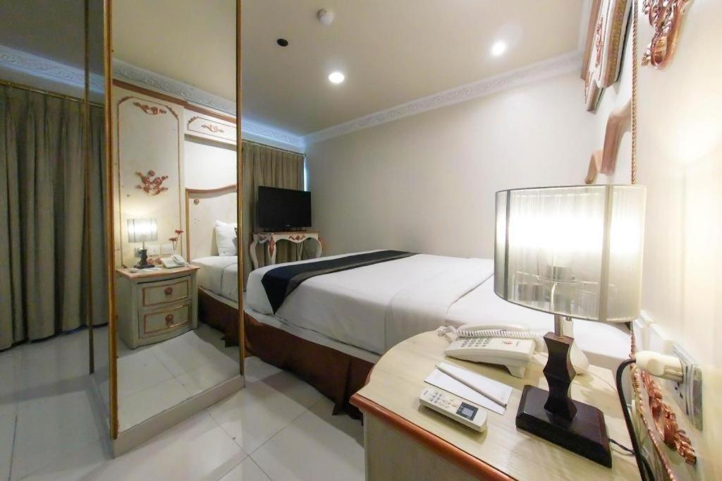 Amos Cozy Melawai